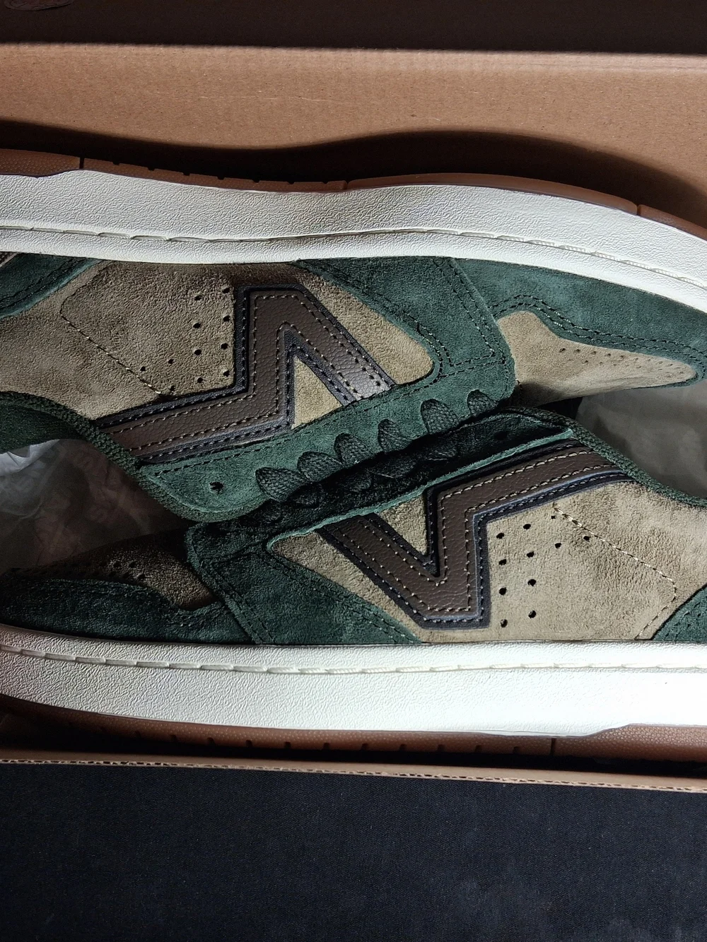 ​NEW Vans Lowland 2.0 Olive Green / Beige - Size 8 Women / 6.5 Men (24.5 cm)
